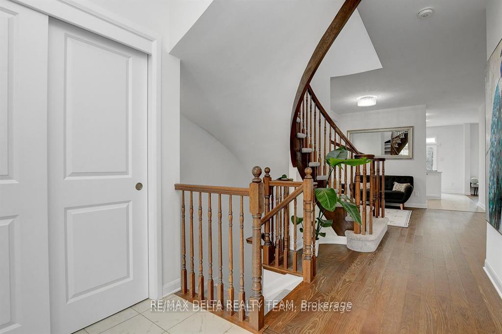 Photo 3 of 370 Aquaview Drive, Ottawa, Avalon East — HOMEH