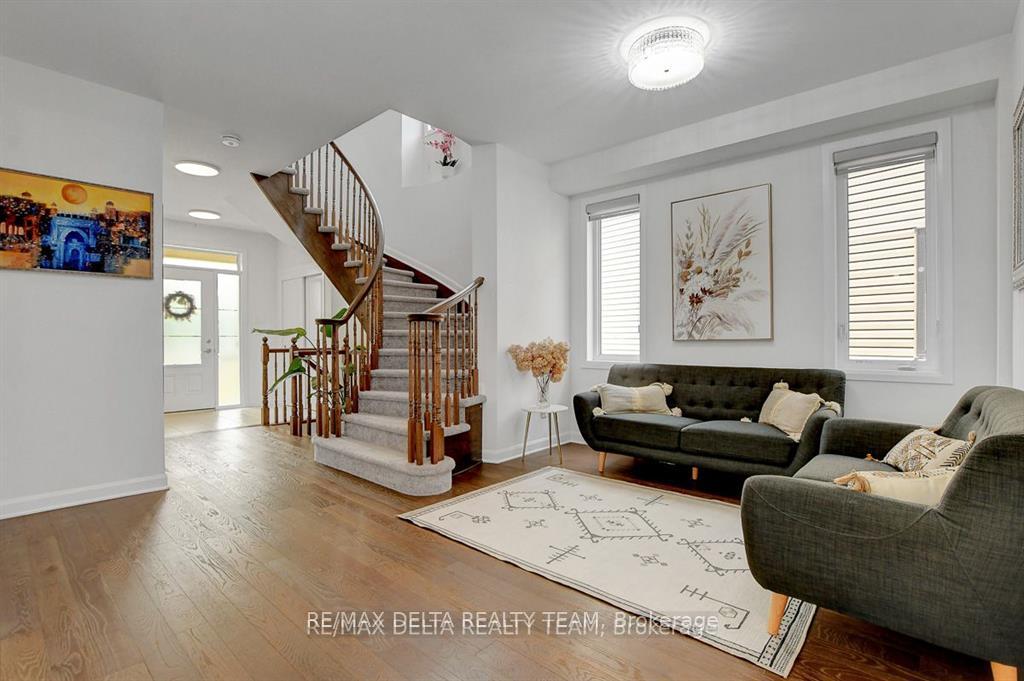 Photo 4 of 370 Aquaview Drive, Ottawa, Avalon East — HOMEH