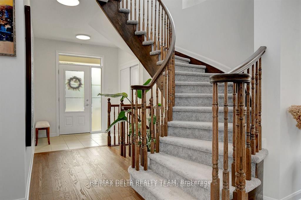 Photo 5 of 370 Aquaview Drive, Ottawa, Avalon East — HOMEH