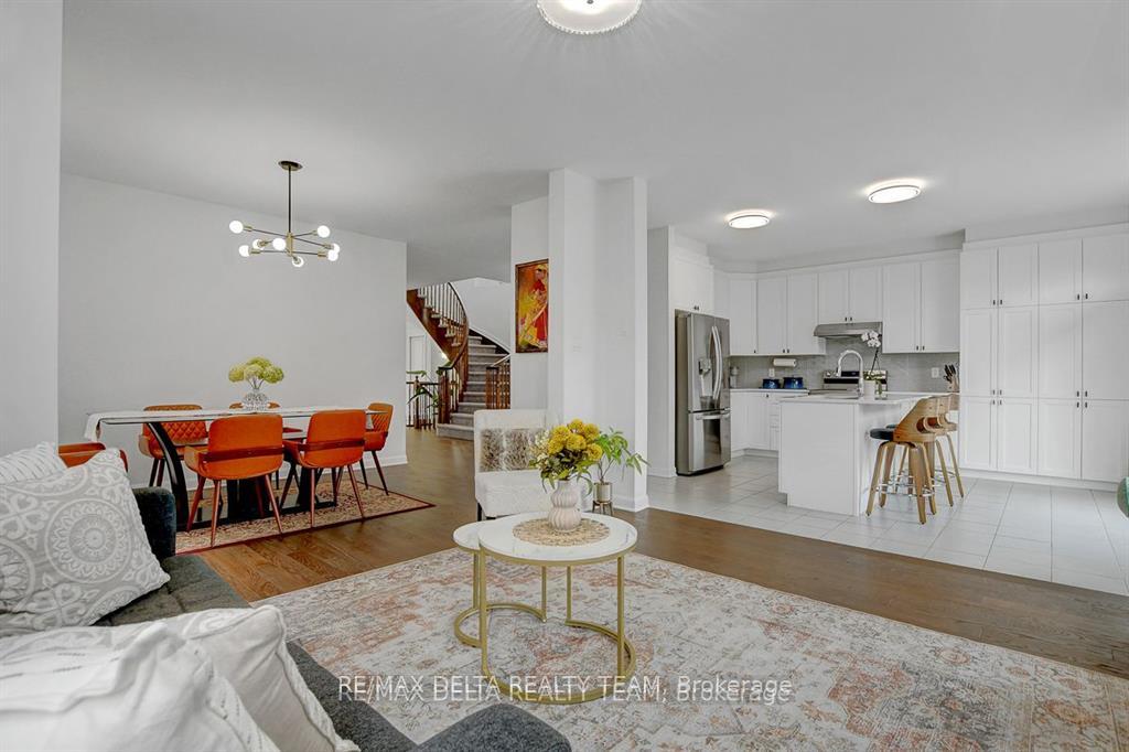 Photo 8 of 370 Aquaview Drive, Ottawa, Avalon East — HOMEH