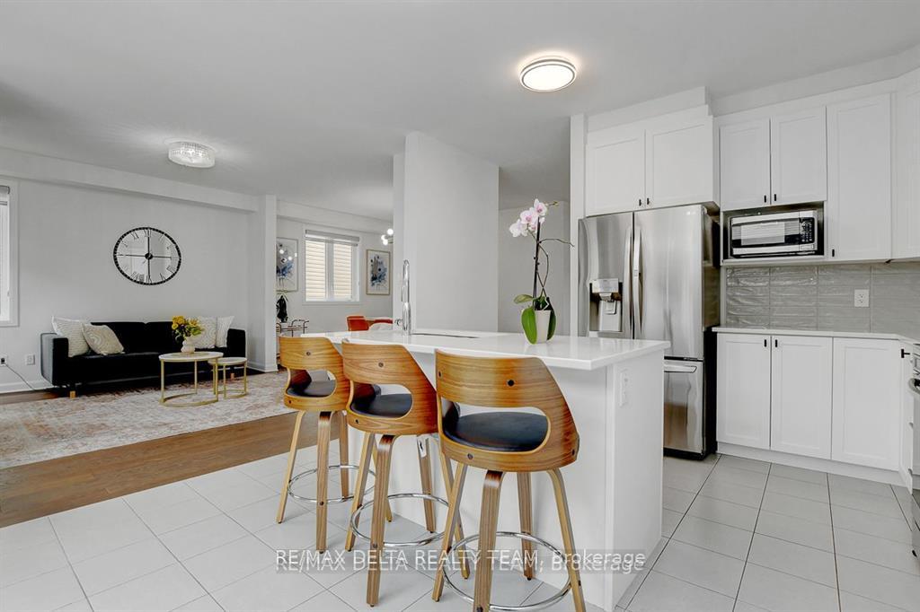 Photo 13 of 370 Aquaview Drive, Ottawa, Avalon East — HOMEH