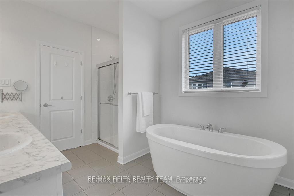 Photo 16 of 370 Aquaview Drive, Ottawa, Avalon East — HOMEH