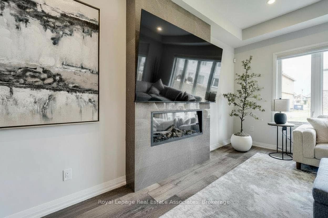 Photo 5 of 87 Acacia Road, Pelham, Fonthill — HOMEH