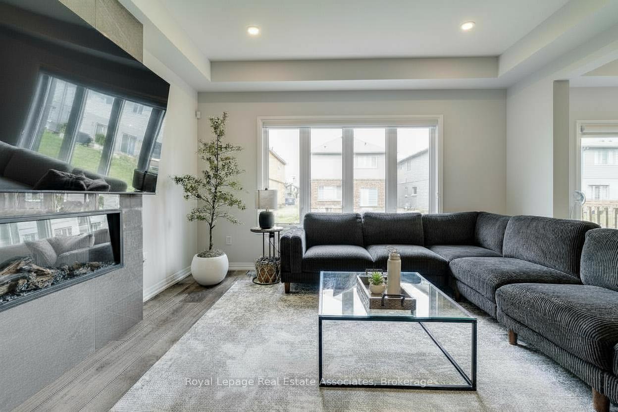 Photo 6 of 87 Acacia Road, Pelham, Fonthill — HOMEH