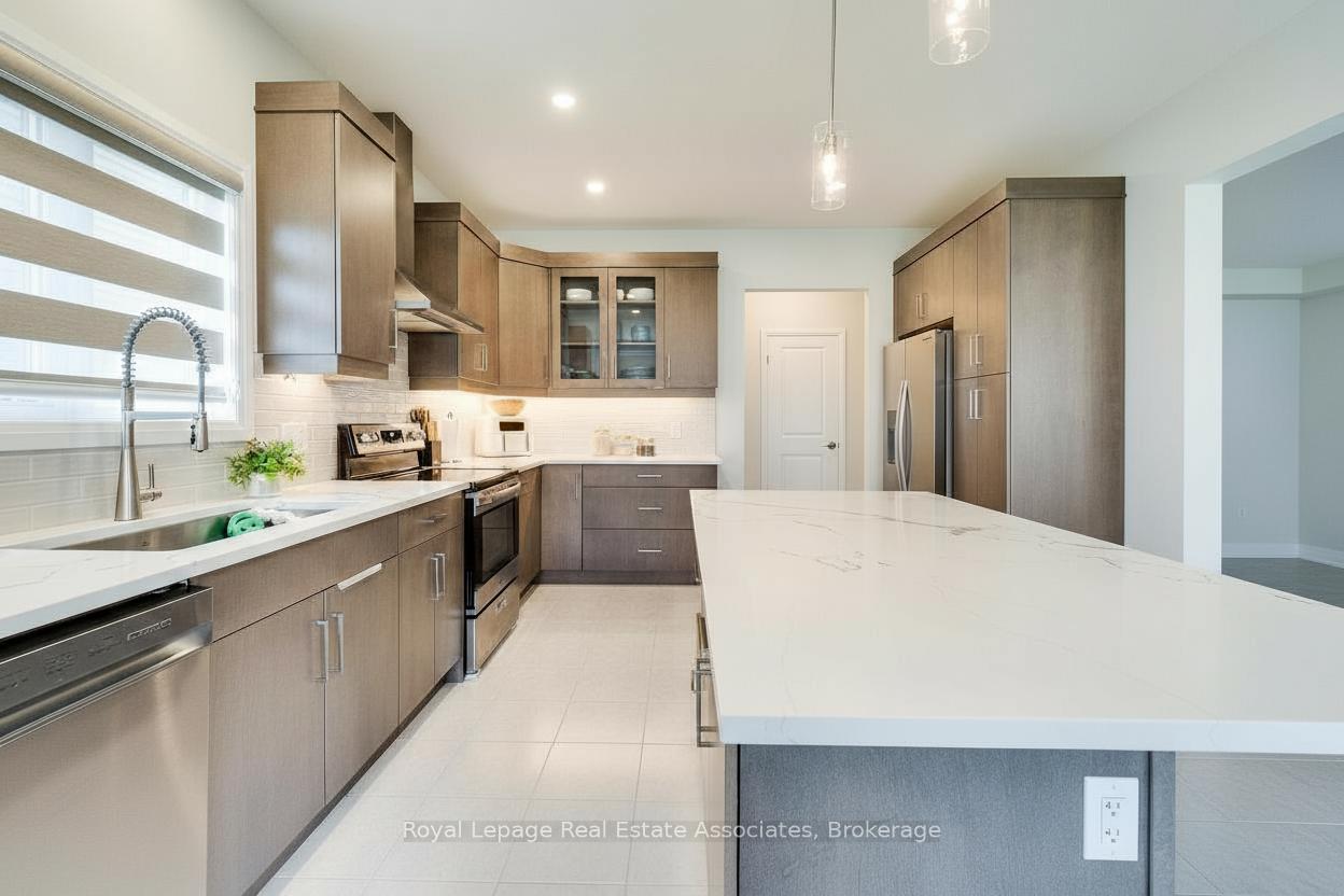 Photo 8 of 87 Acacia Road, Pelham, Fonthill — HOMEH