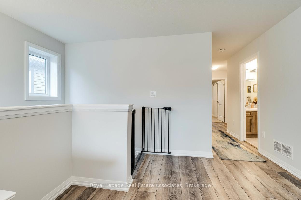 Photo 14 of 87 Acacia Road, Pelham, Fonthill — HOMEH