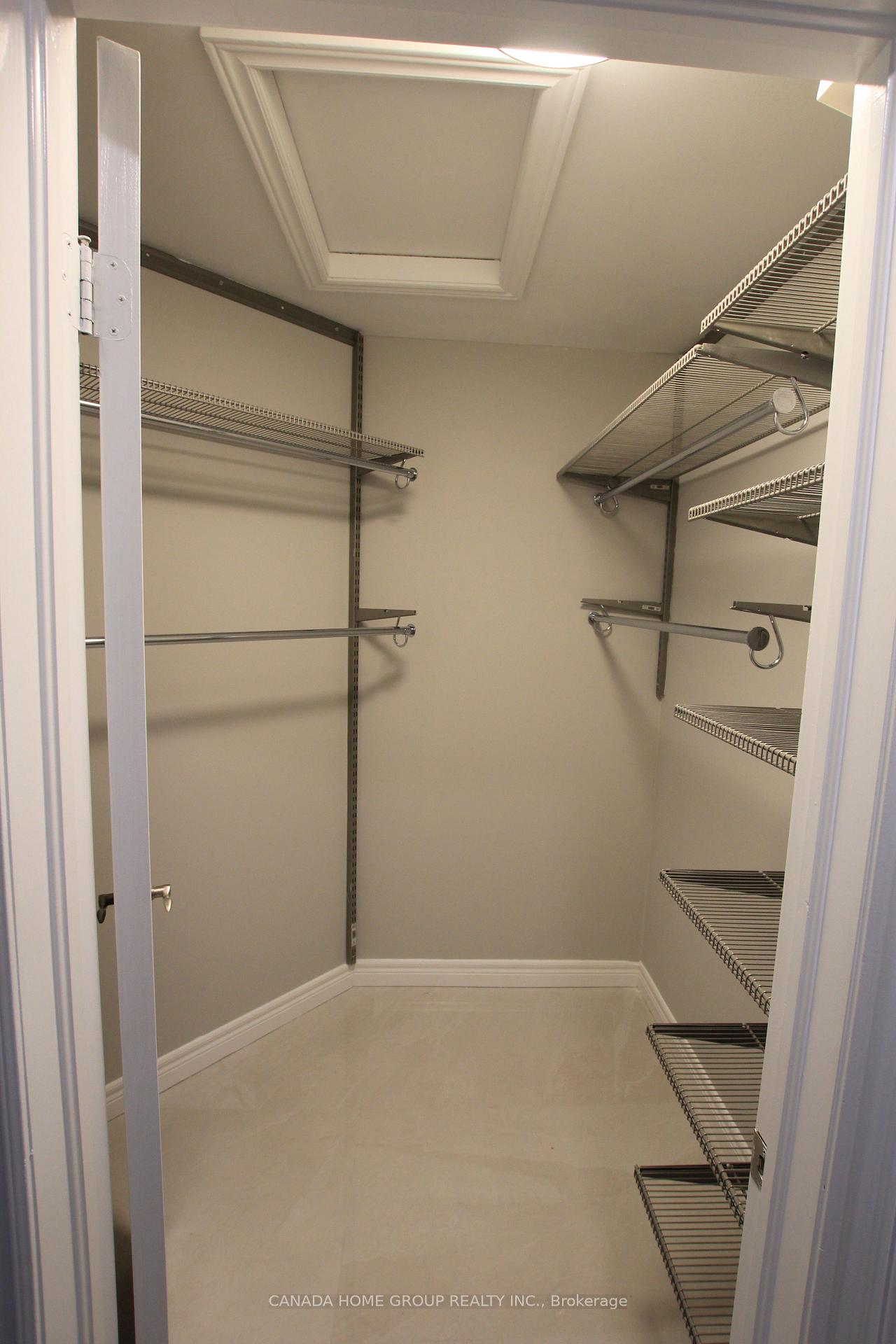 Photo 32 of 129 Creek Path Avenue, Oakville, Bronte — HOMEH