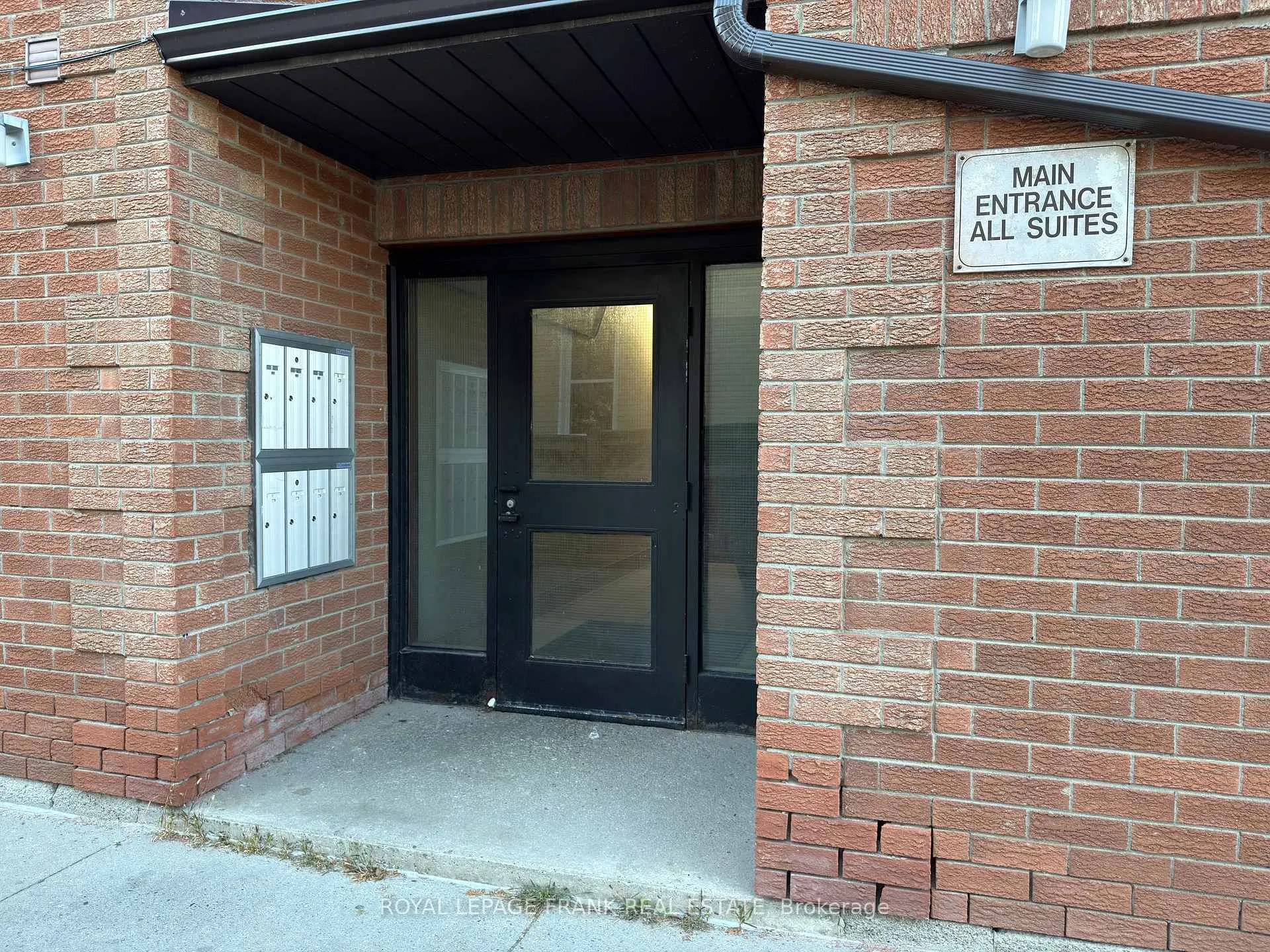 Photo 2 of Unit 8, 155 Colborne Street E, Oshawa, O'Neill — HOMEH