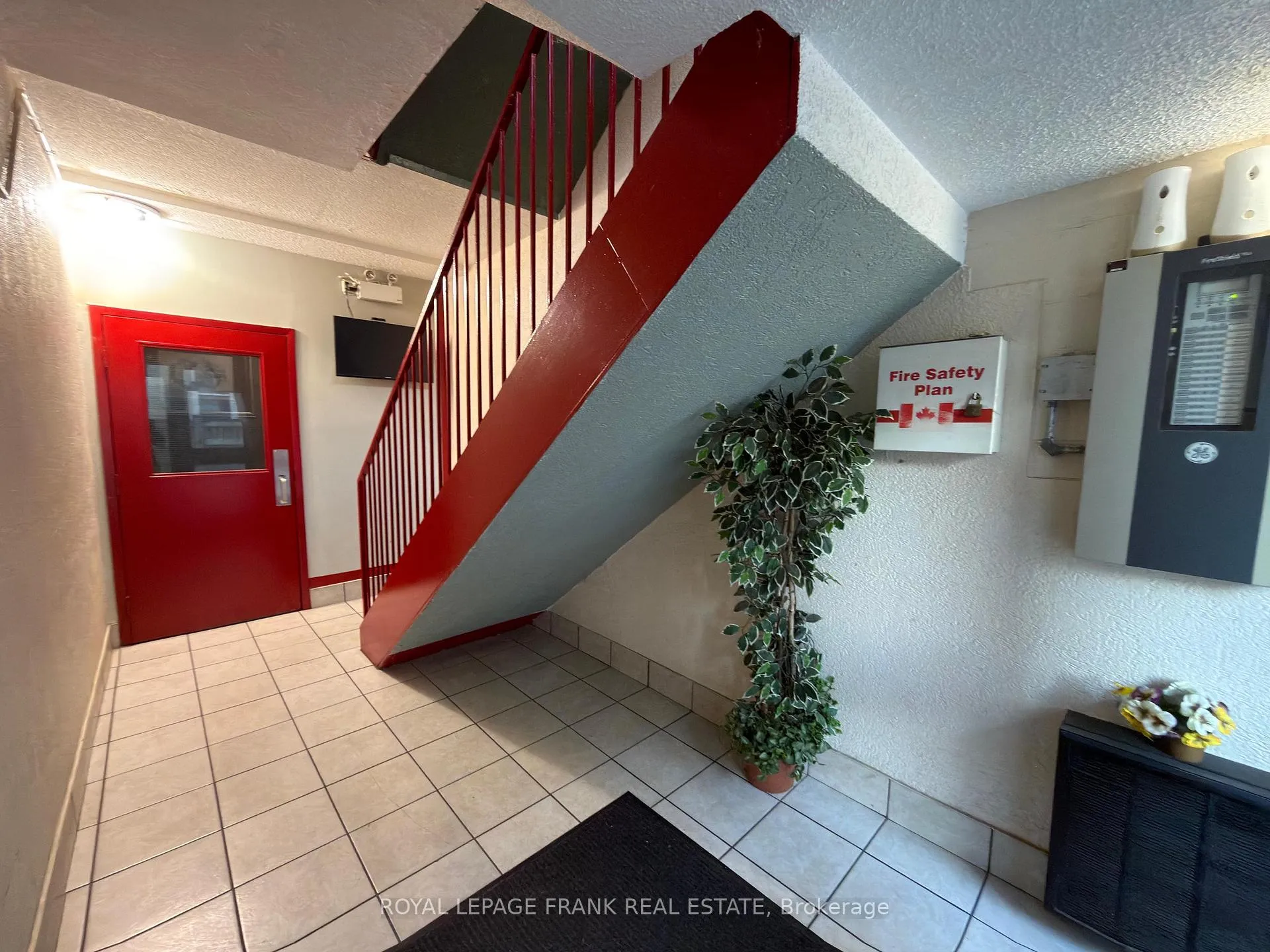 Photo 3 of Unit 8, 155 Colborne Street E, Oshawa, O'Neill — HOMEH