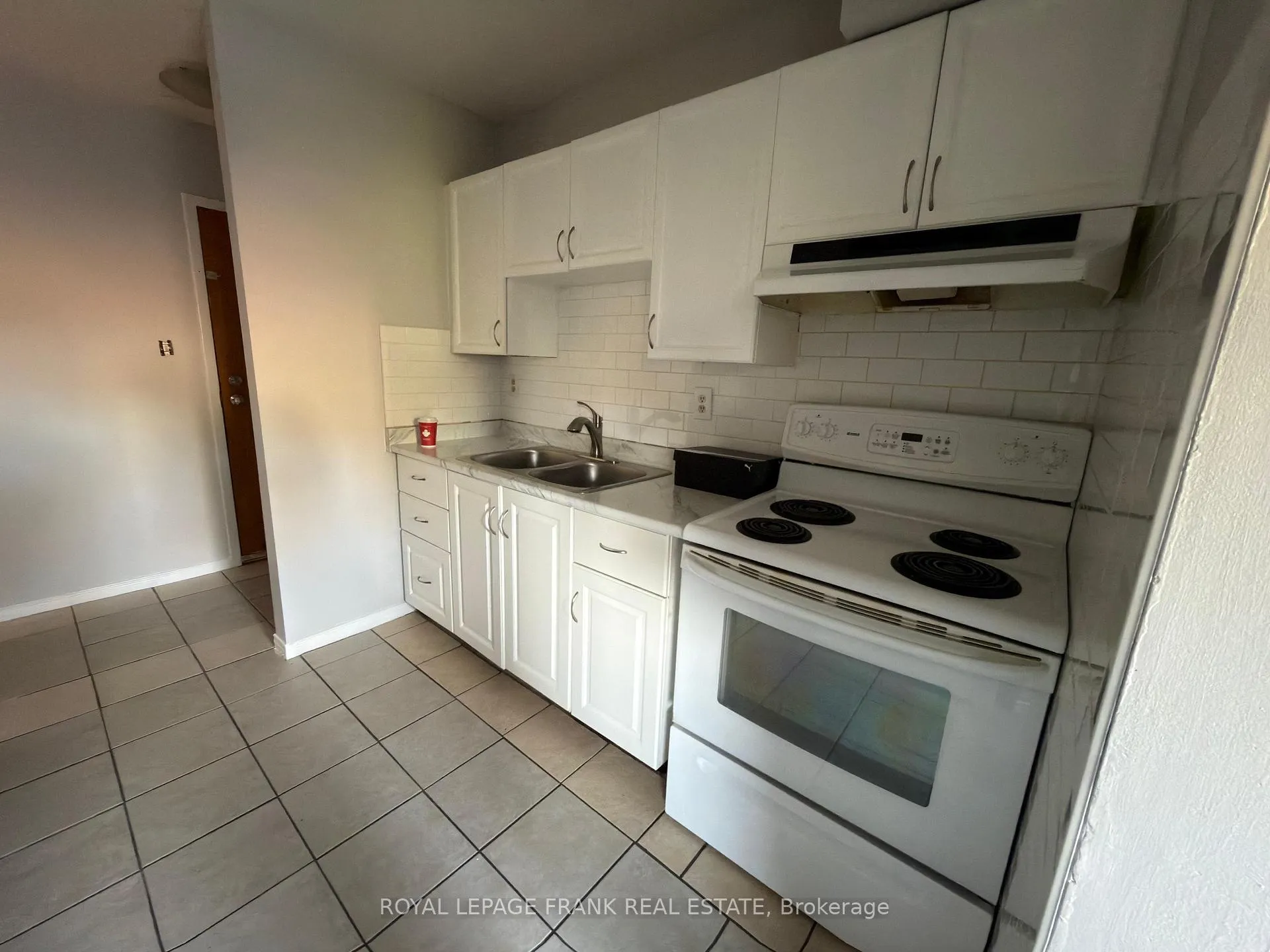 Photo 6 of Unit 8, 155 Colborne Street E, Oshawa, O'Neill — HOMEH