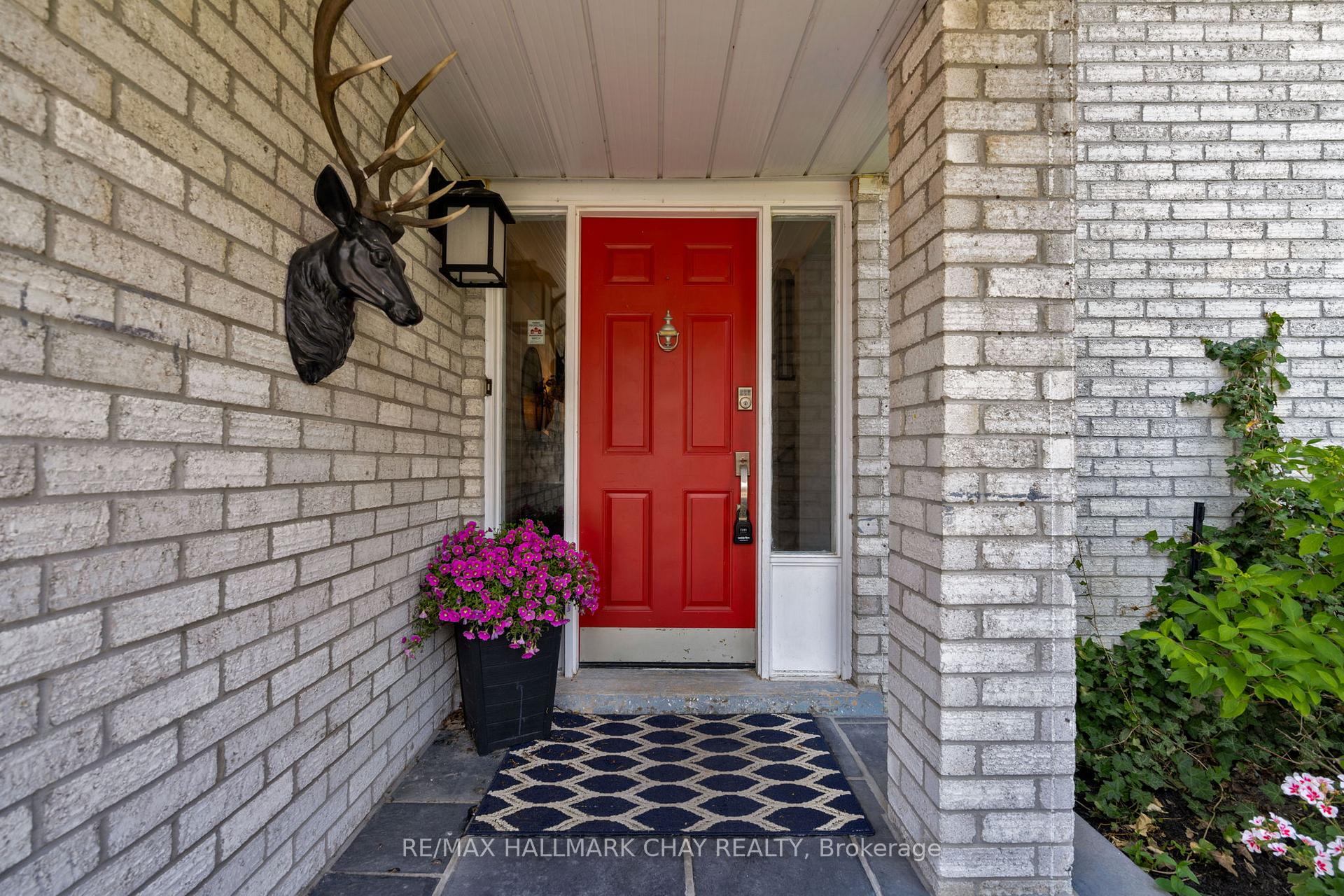 Photo 4 of 2 Willis Drive, New Tecumseth, Alliston — HOMEH