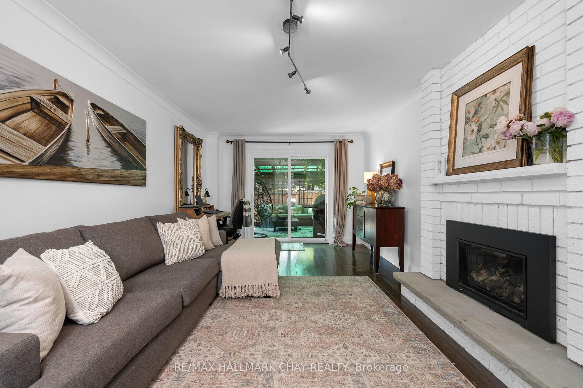 Photo 8 of 2 Willis Drive, New Tecumseth, Alliston — HOMEH