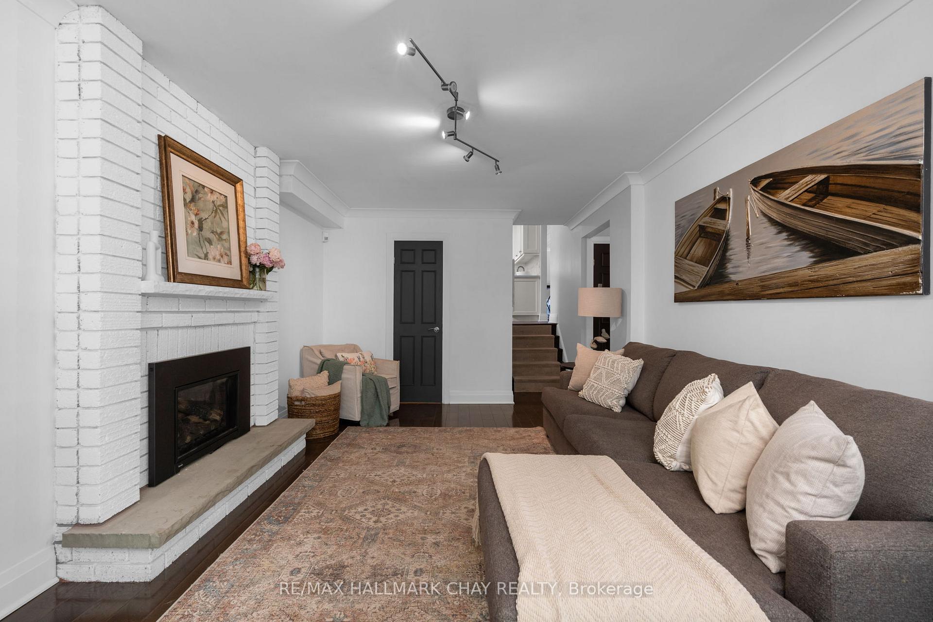 Photo 9 of 2 Willis Drive, New Tecumseth, Alliston — HOMEH
