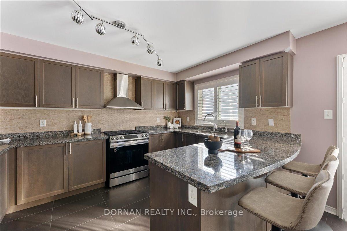 Photo 12 of 1071 Coldstream Drive, Oshawa, Taunton — HOMEH