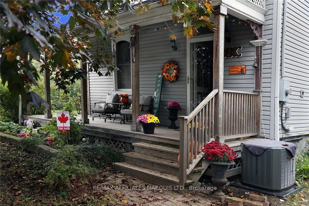 Photo 5 of 424 Main Street, North Dundas, Winchester — HOMEH