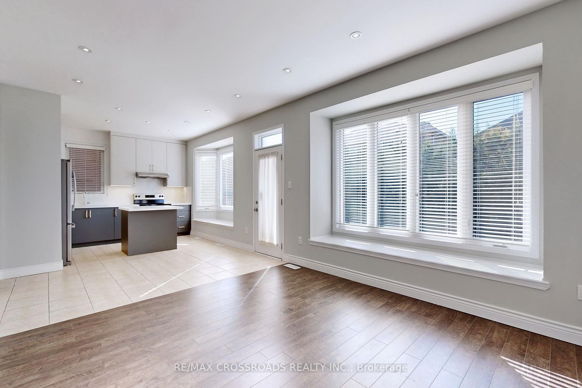 Photo 11 of 103 James Parrott Avenue, Markham, Wismer — HOMEH
