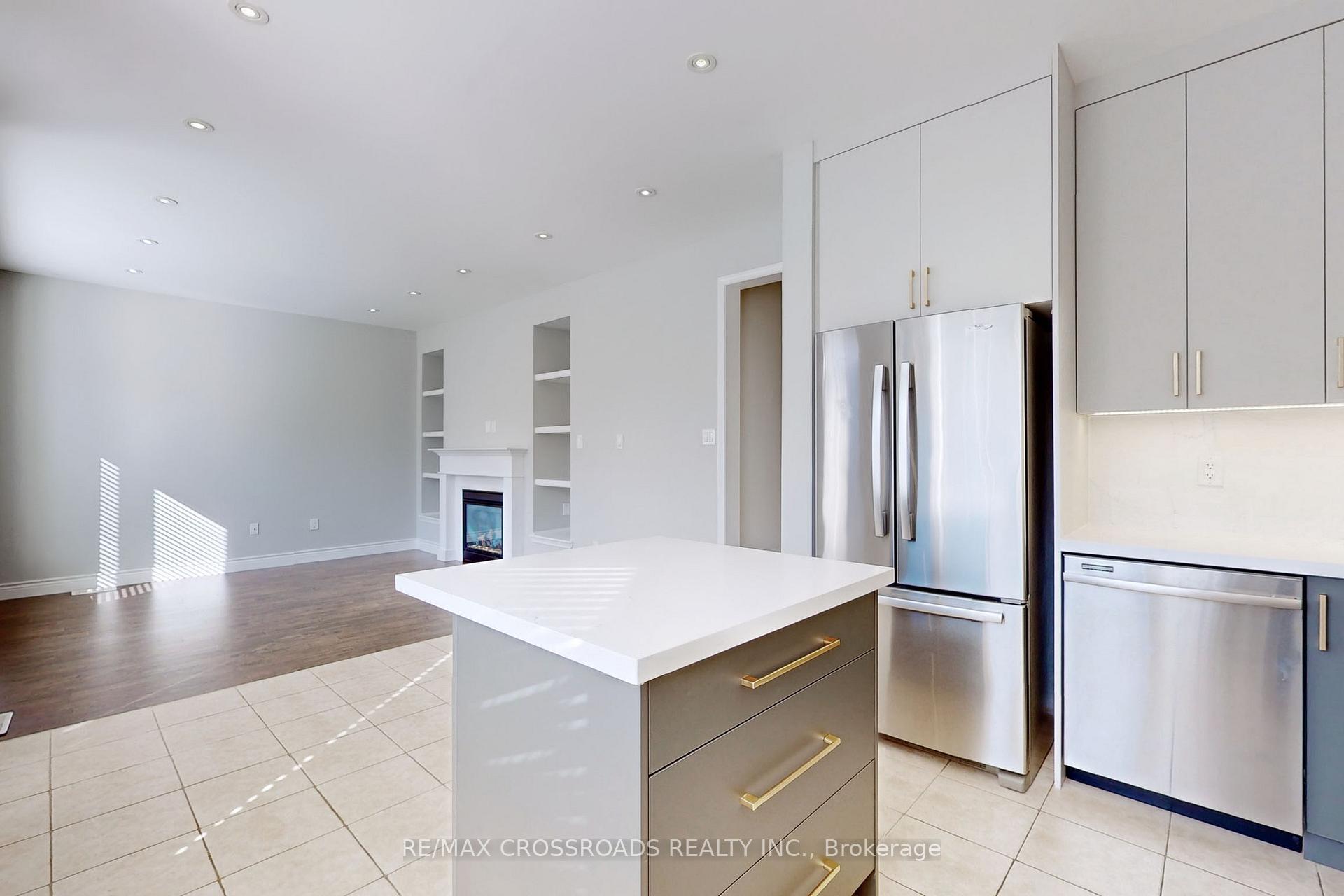 Photo 12 of 103 James Parrott Avenue, Markham, Wismer — HOMEH