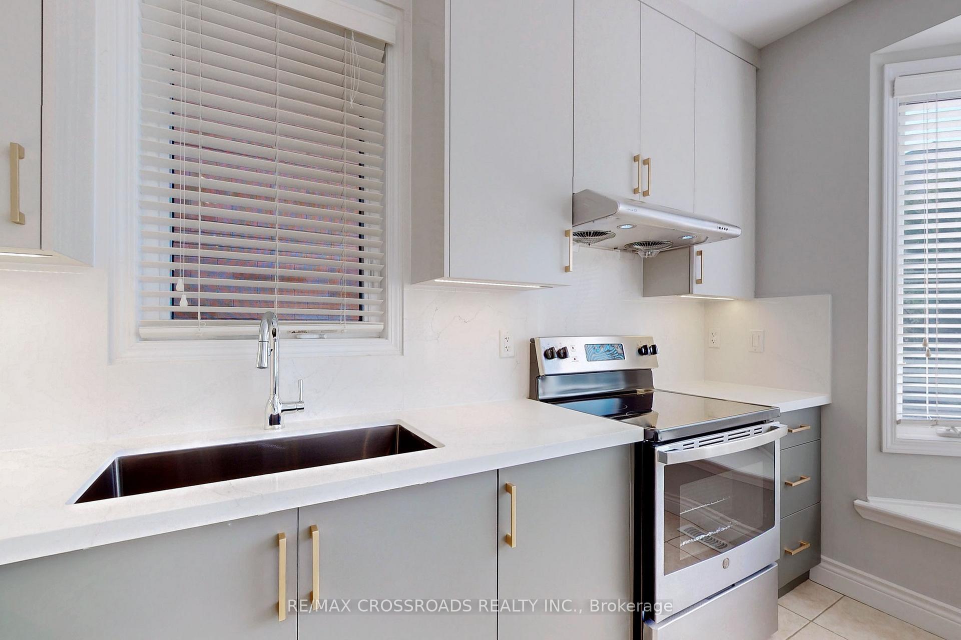 Photo 13 of 103 James Parrott Avenue, Markham, Wismer — HOMEH