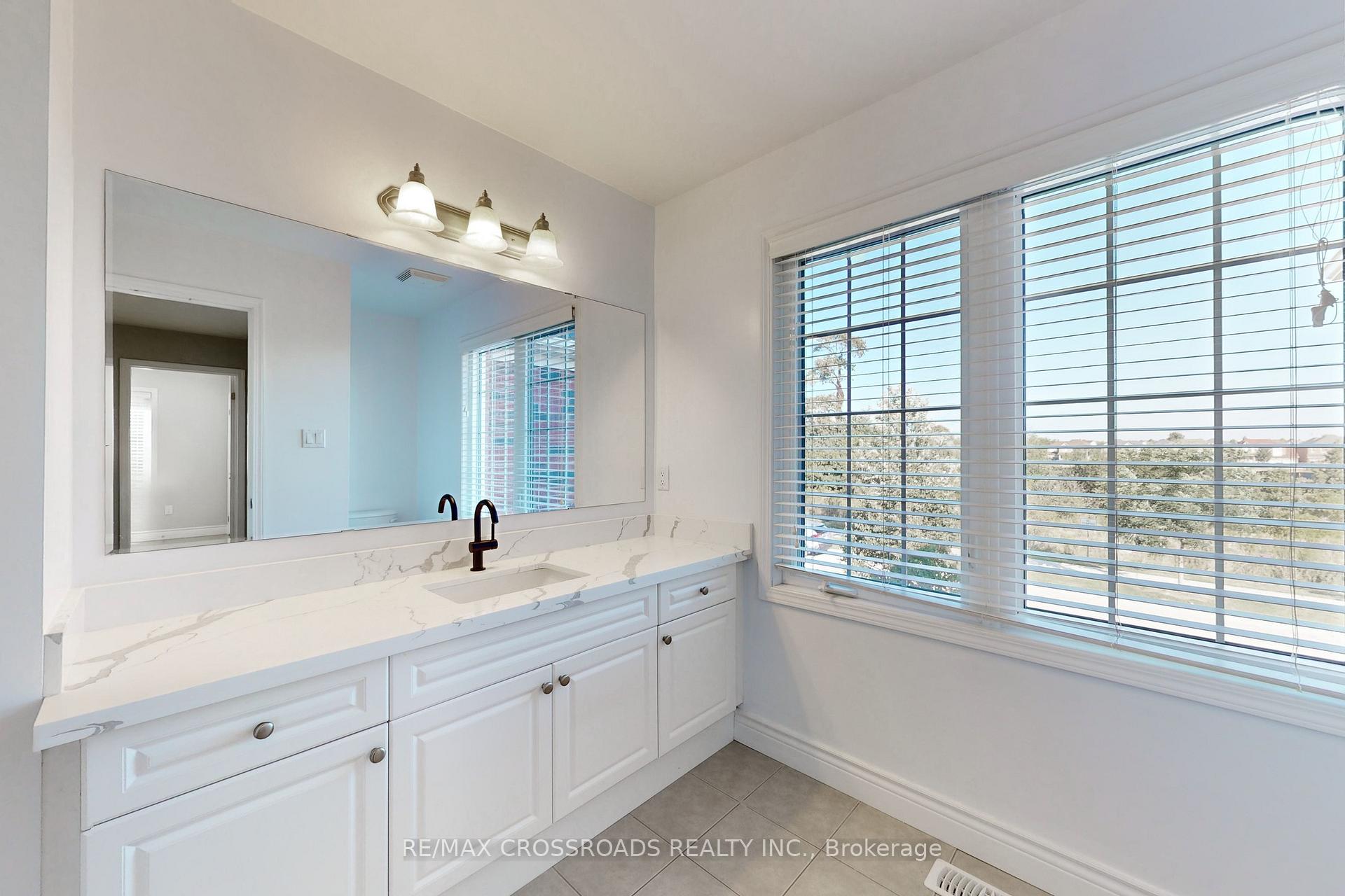 Photo 32 of 103 James Parrott Avenue, Markham, Wismer — HOMEH