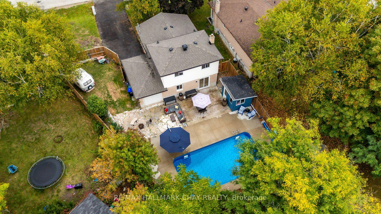 Photo 2 of 95 Boyne Crescent, New Tecumseth, Alliston — HOMEH