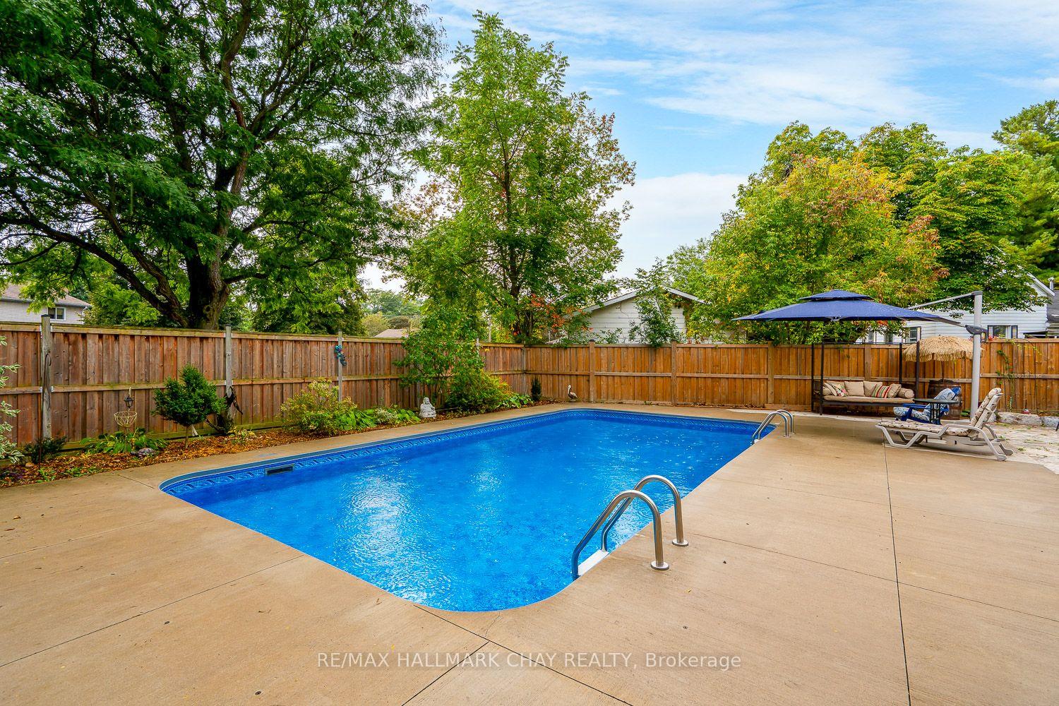 Photo 3 of 95 Boyne Crescent, New Tecumseth, Alliston — HOMEH