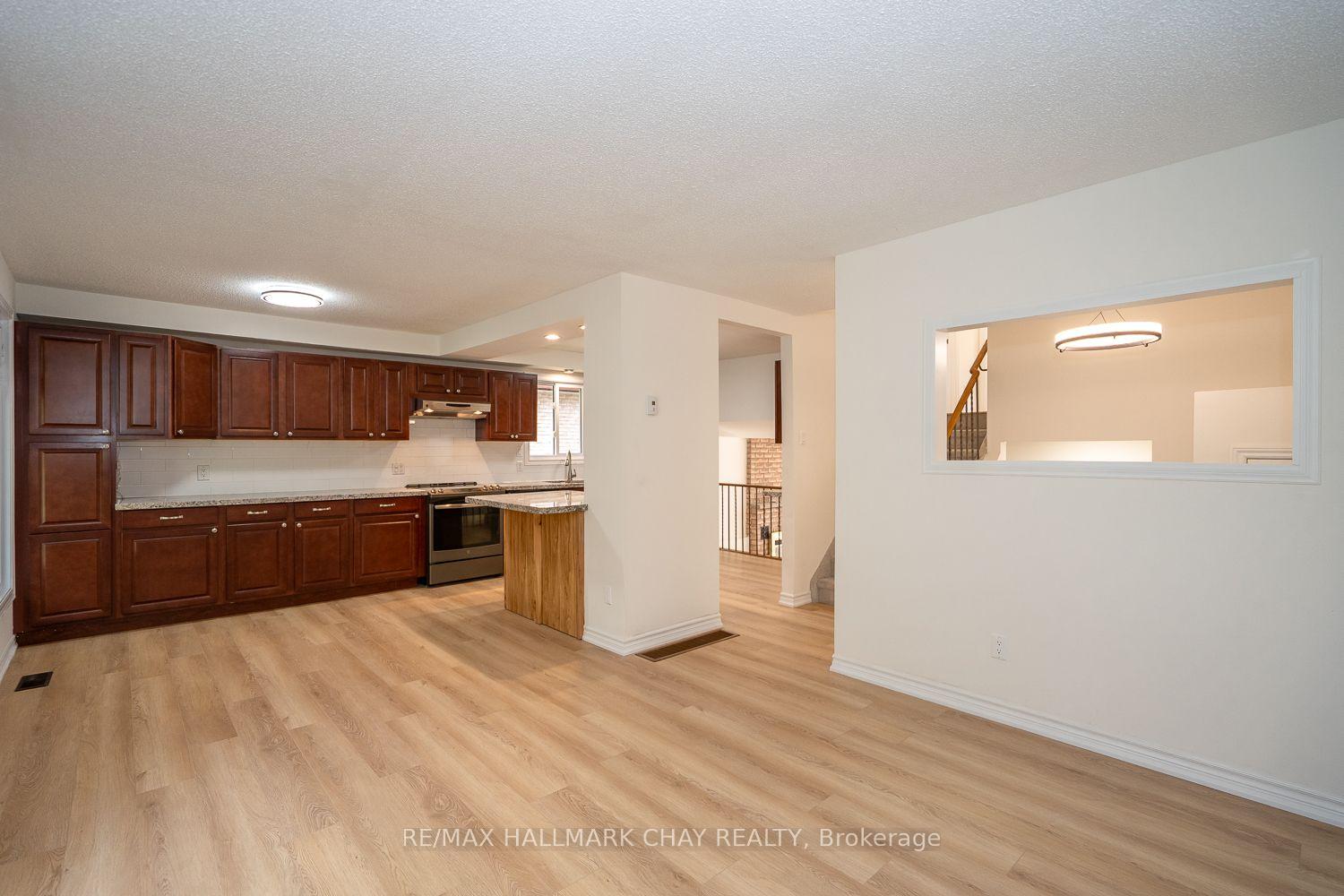 Photo 11 of 95 Boyne Crescent, New Tecumseth, Alliston — HOMEH