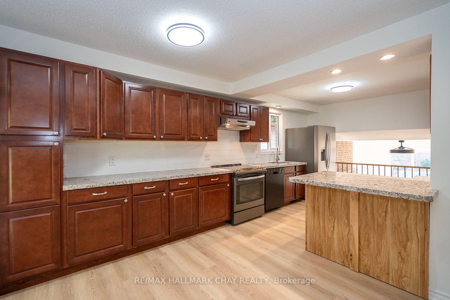 Photo 13 of 95 Boyne Crescent, New Tecumseth, Alliston — HOMEH