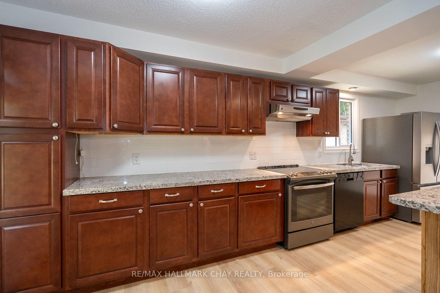 Photo 17 of 95 Boyne Crescent, New Tecumseth, Alliston — HOMEH
