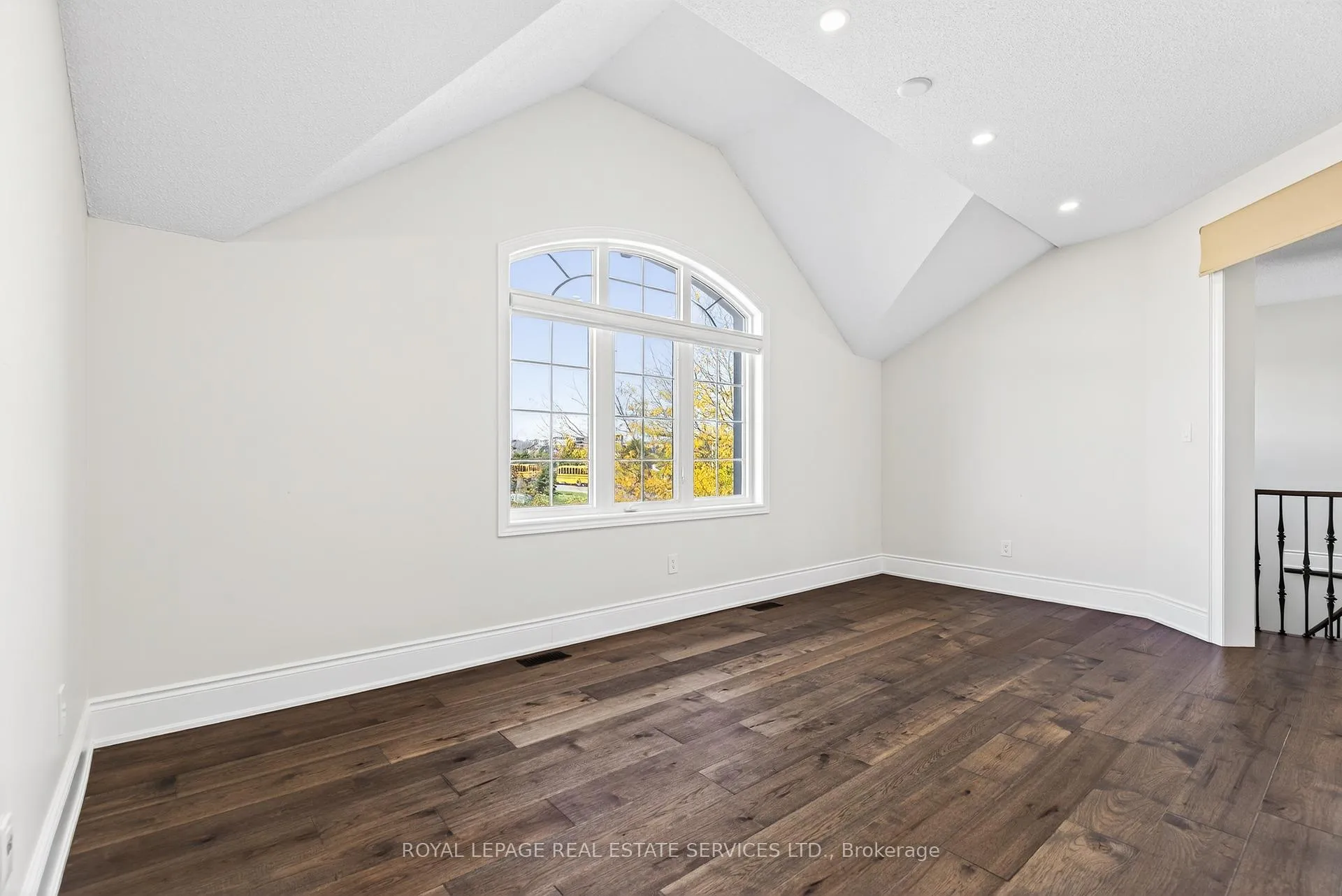 Photo 22 of 2240 Pine Glen Road, Oakville, Westmount — HOMEH