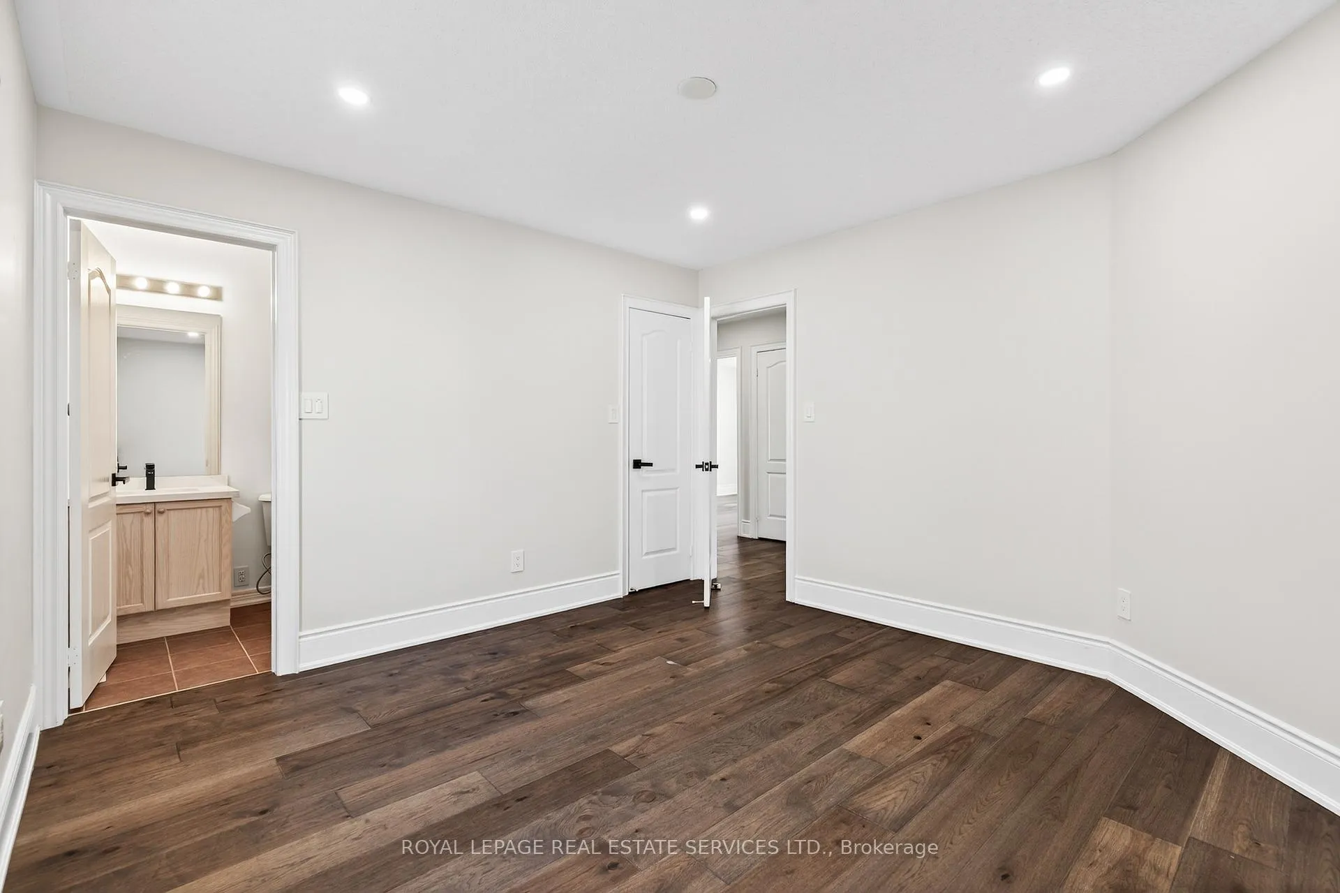 Photo 29 of 2240 Pine Glen Road, Oakville, Westmount — HOMEH