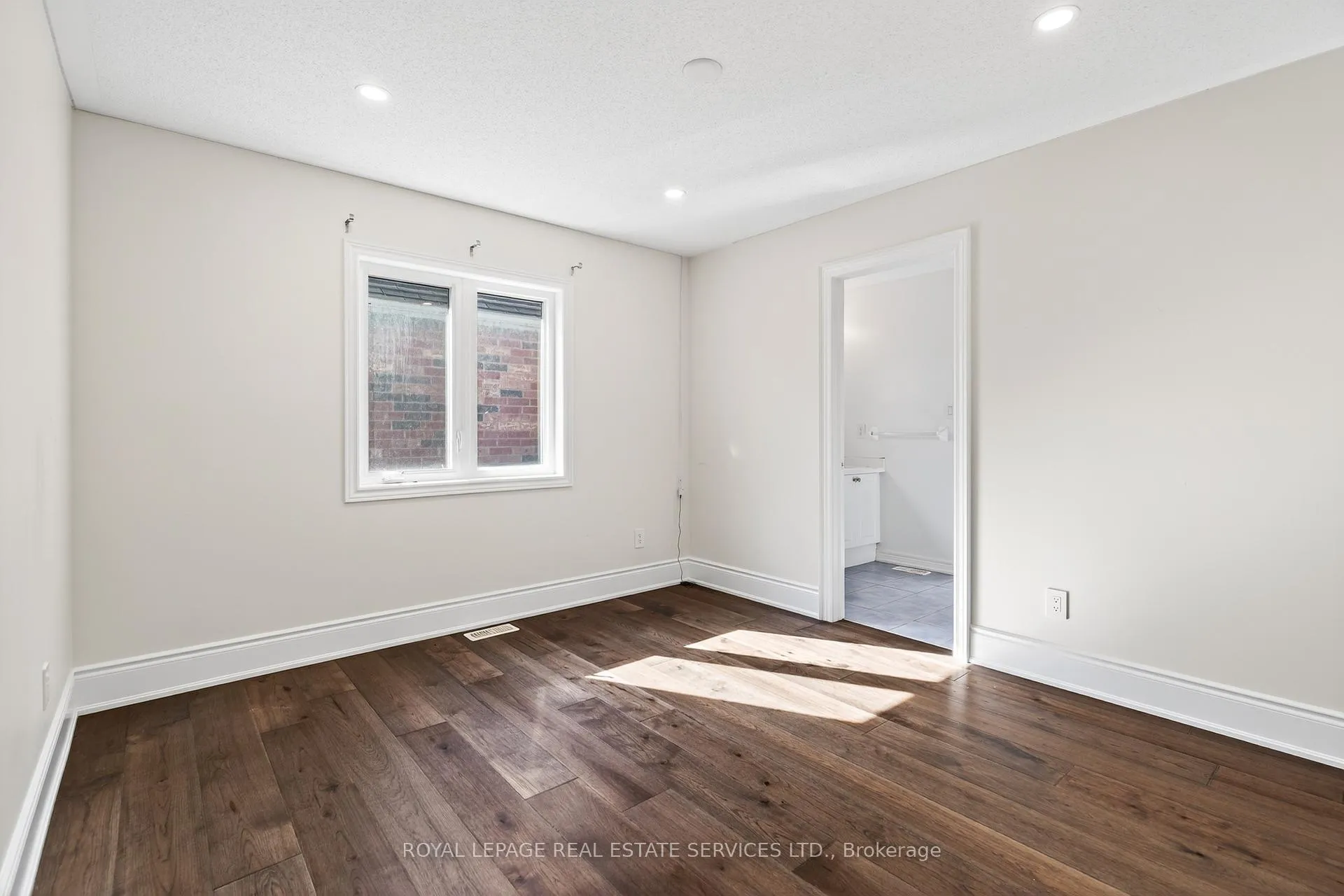 Photo 35 of 2240 Pine Glen Road, Oakville, Westmount — HOMEH