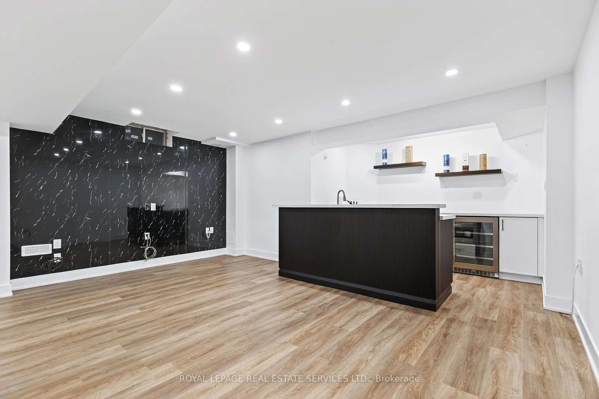 Photo 40 of 2240 Pine Glen Road, Oakville, Westmount — HOMEH