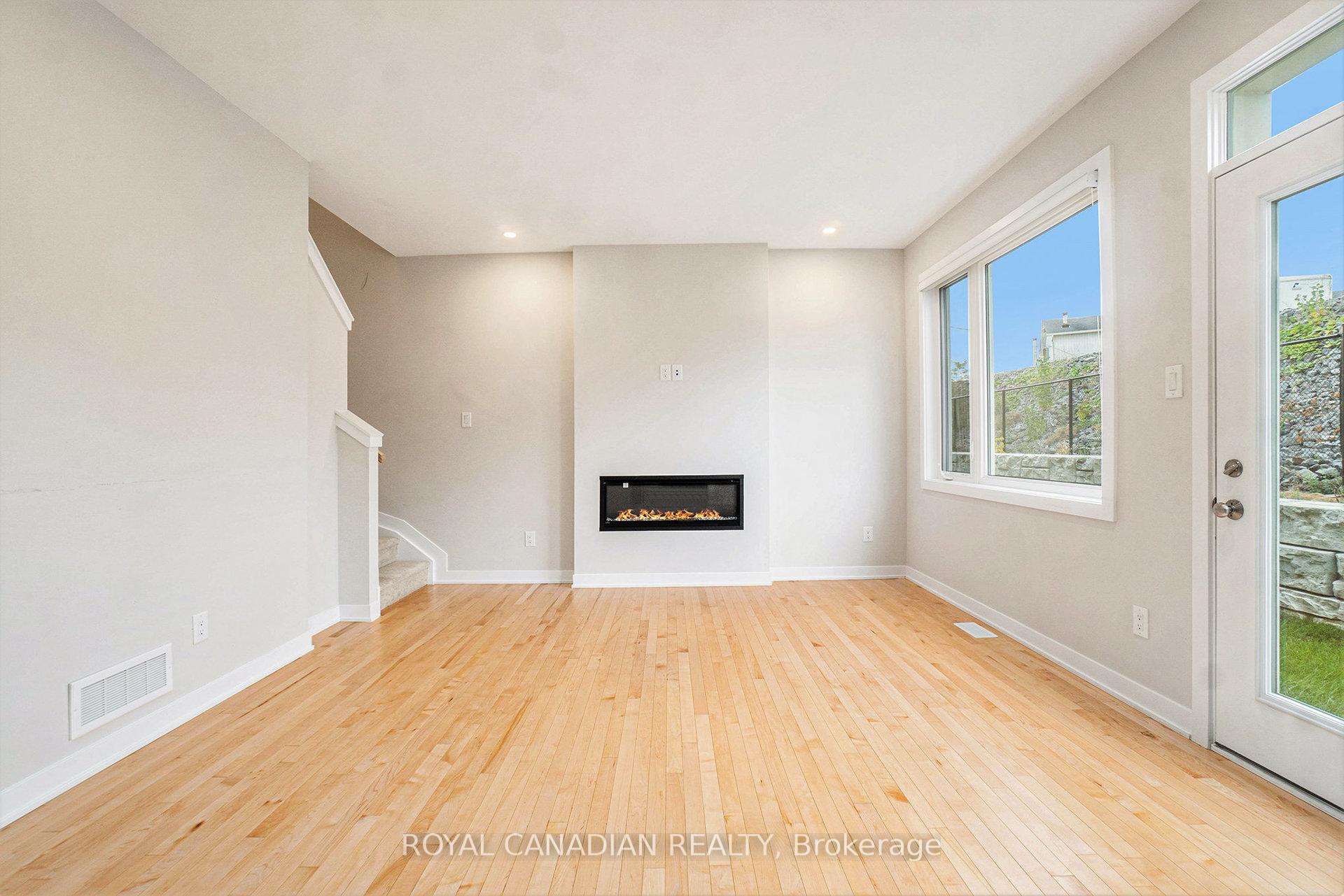 Photo 10 of 93 Pizzicato Street, Ottawa, Mer Bleue/Bradley Estates/Anderson Park — HOMEH
