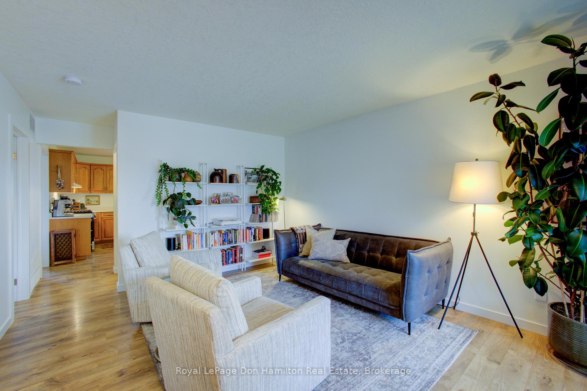 Photo 7 of 139 Queen Street E, North Perth, Listowel — HOMEH