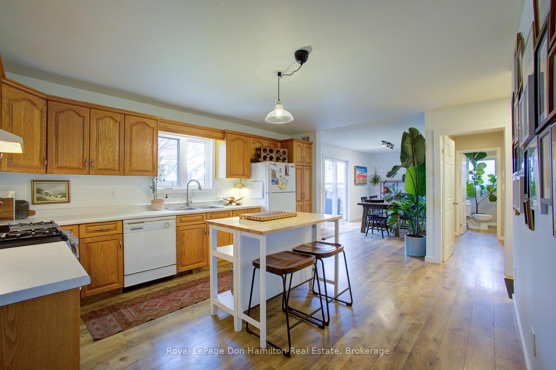 Photo 10 of 139 Queen Street E, North Perth, Listowel — HOMEH