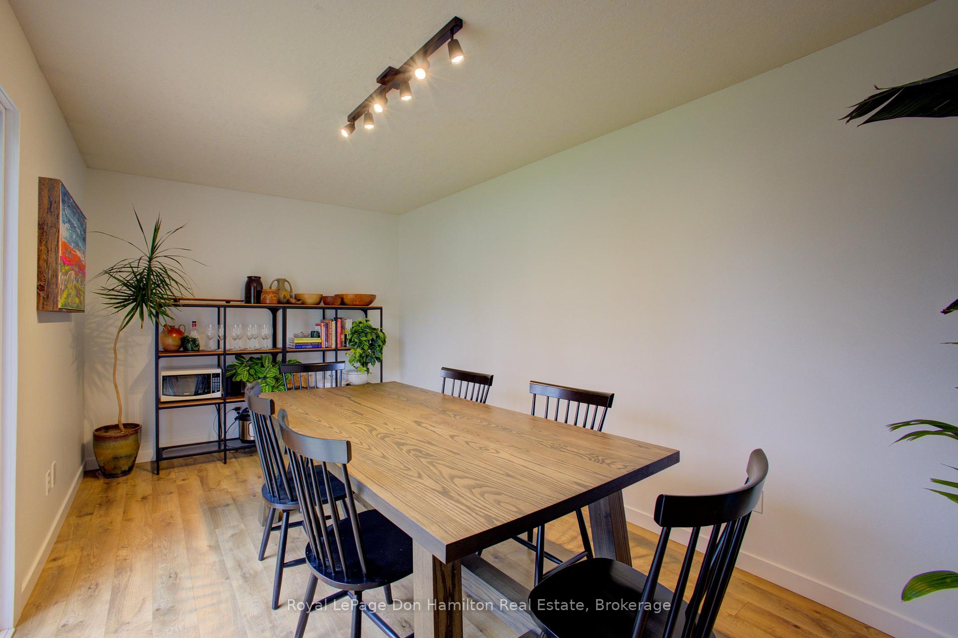 Photo 16 of 139 Queen Street E, North Perth, Listowel — HOMEH