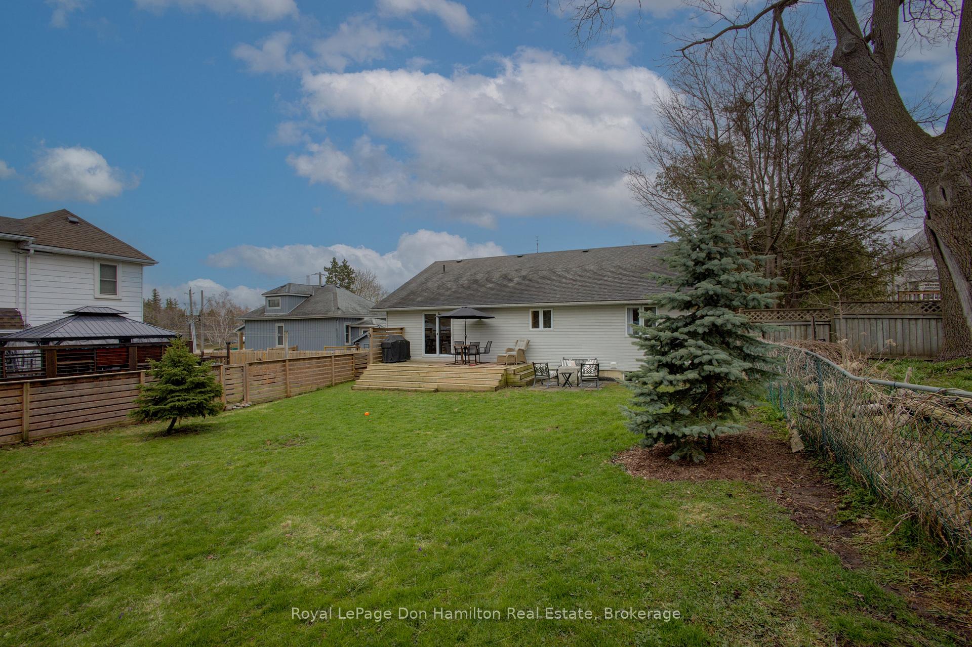 Photo 36 of 139 Queen Street E, North Perth, Listowel — HOMEH