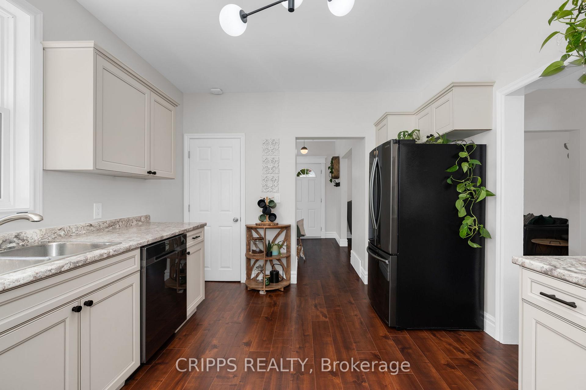 Photo 14 of 268 John Street N, Orillia — HOMEH