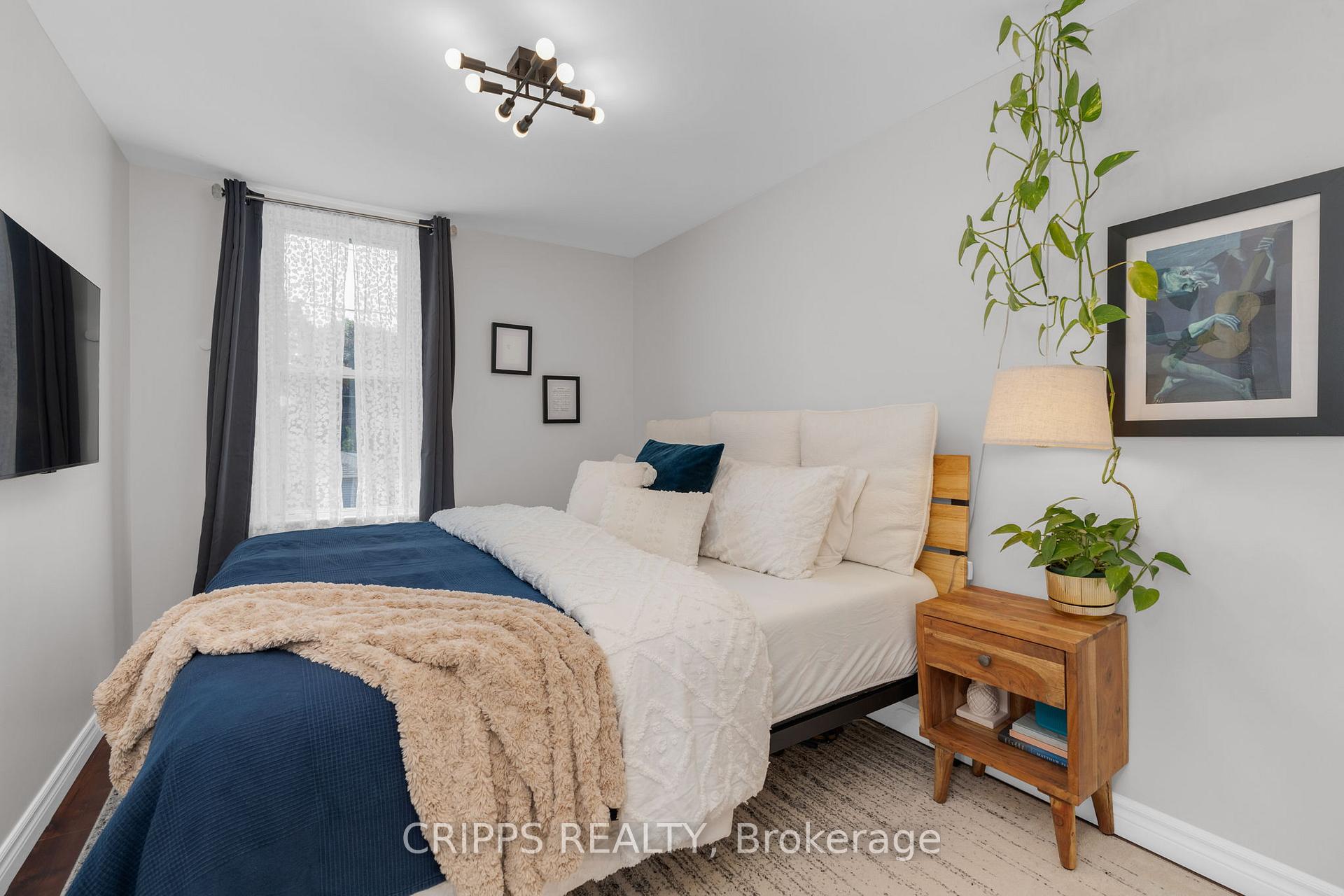 Photo 16 of 268 John Street N, Orillia — HOMEH