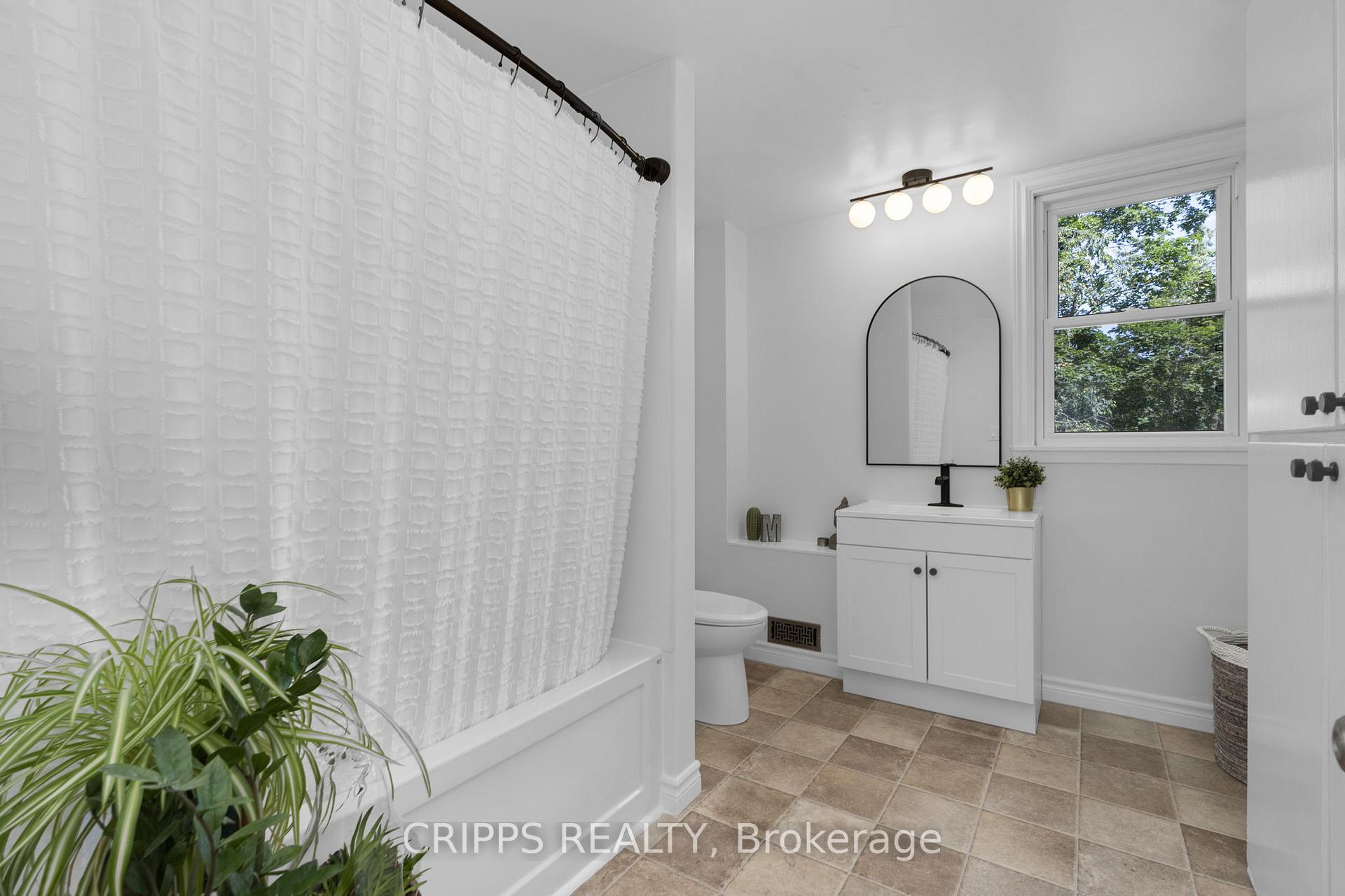 Photo 18 of 268 John Street N, Orillia — HOMEH