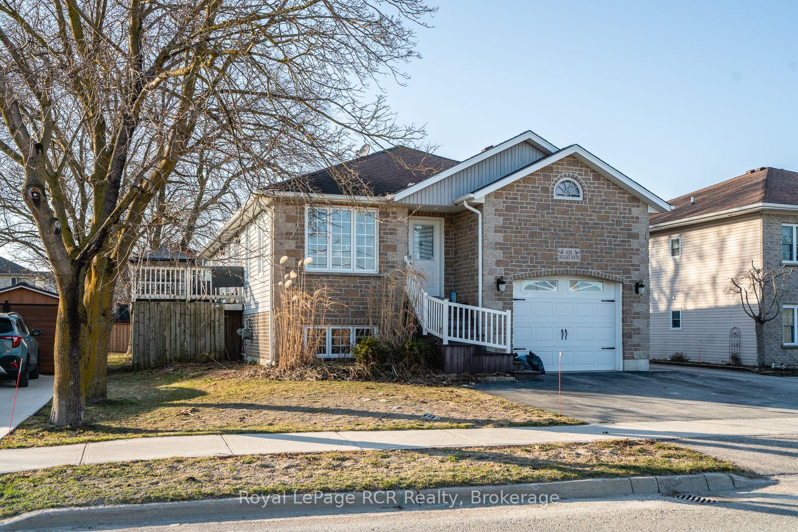 Photo 2 of 625 Wallace Avenue S, North Perth, Listowel — HOMEH