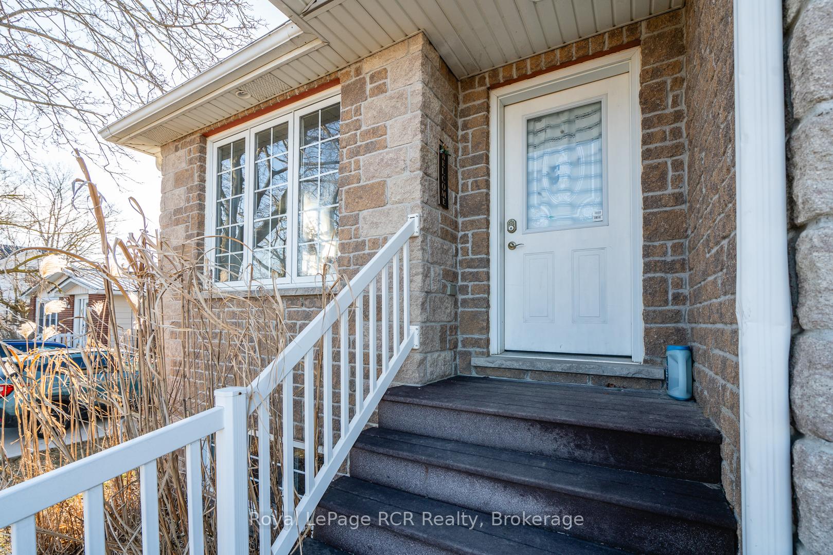 Photo 4 of 625 Wallace Avenue S, North Perth, Listowel — HOMEH