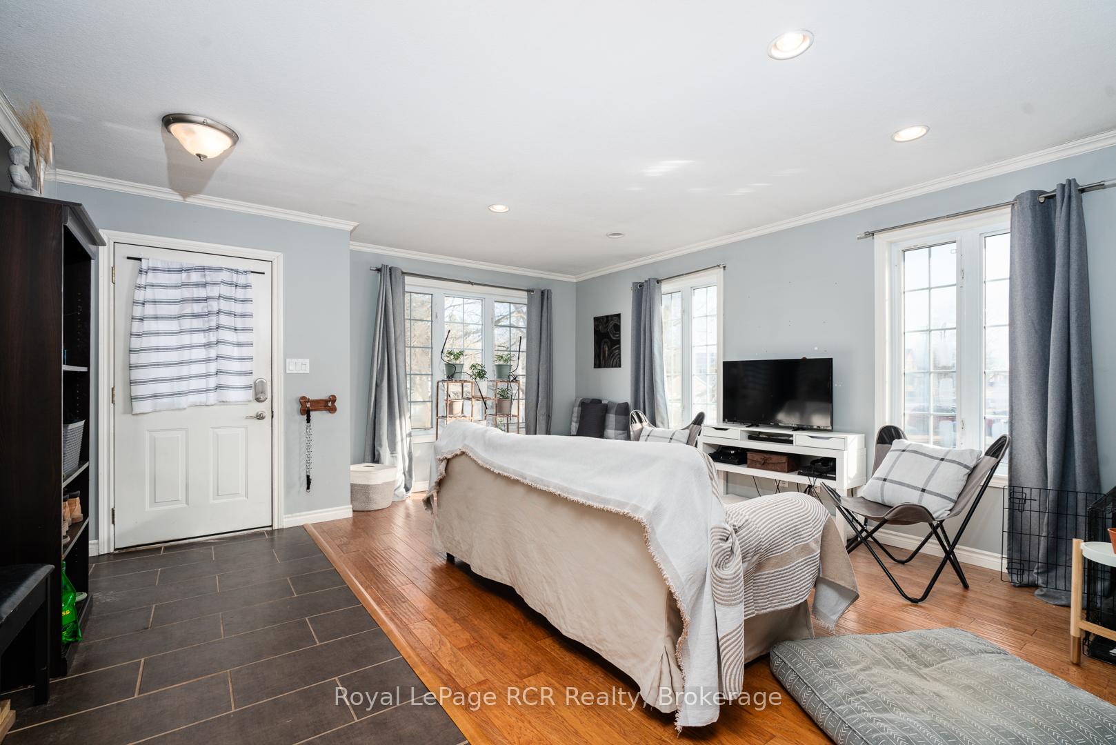 Photo 5 of 625 Wallace Avenue S, North Perth, Listowel — HOMEH