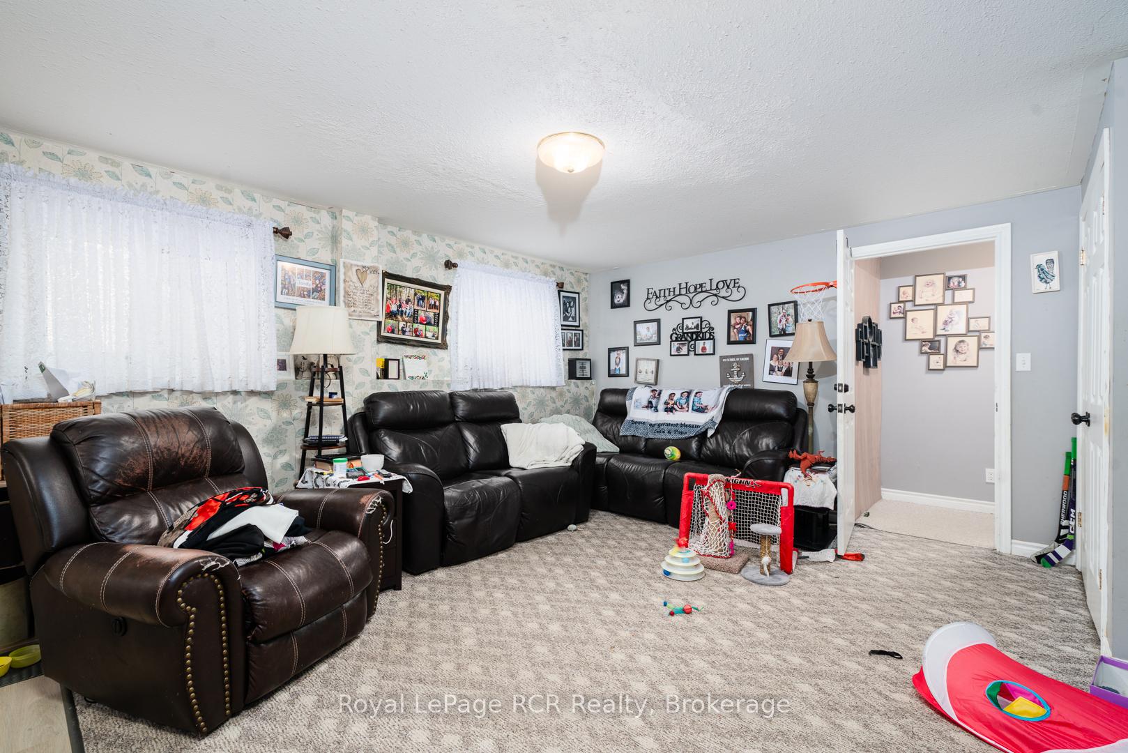 Photo 20 of 625 Wallace Avenue S, North Perth, Listowel — HOMEH