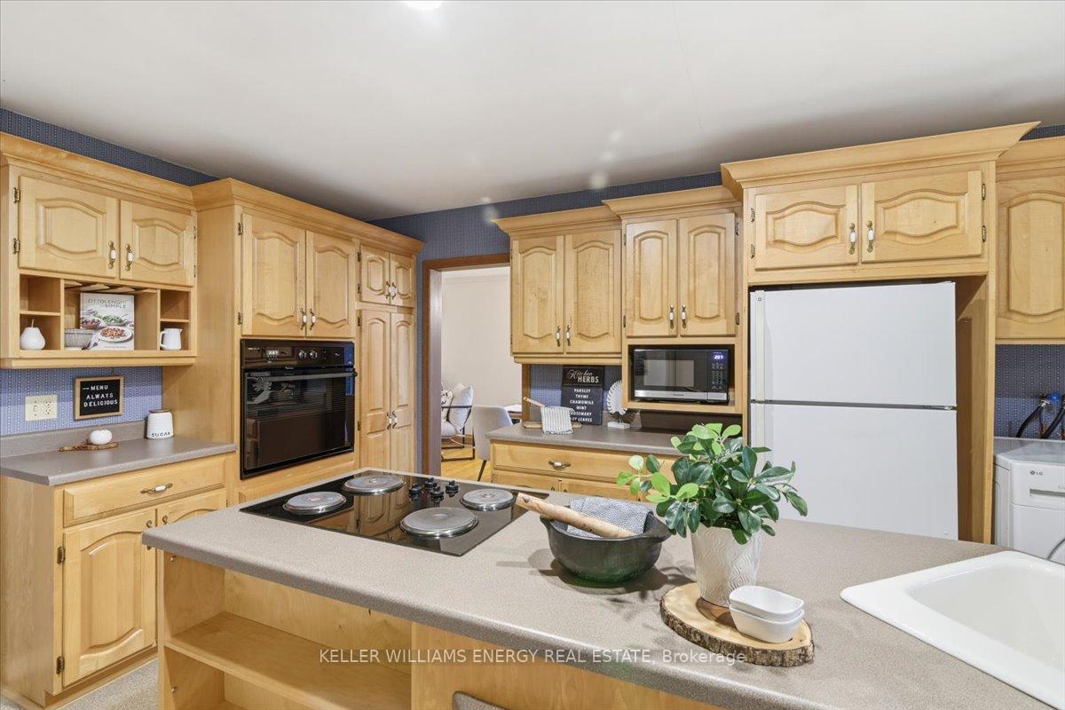 Photo 14 of 767 Jasmine Crescent, Oshawa, Centennial — HOMEH
