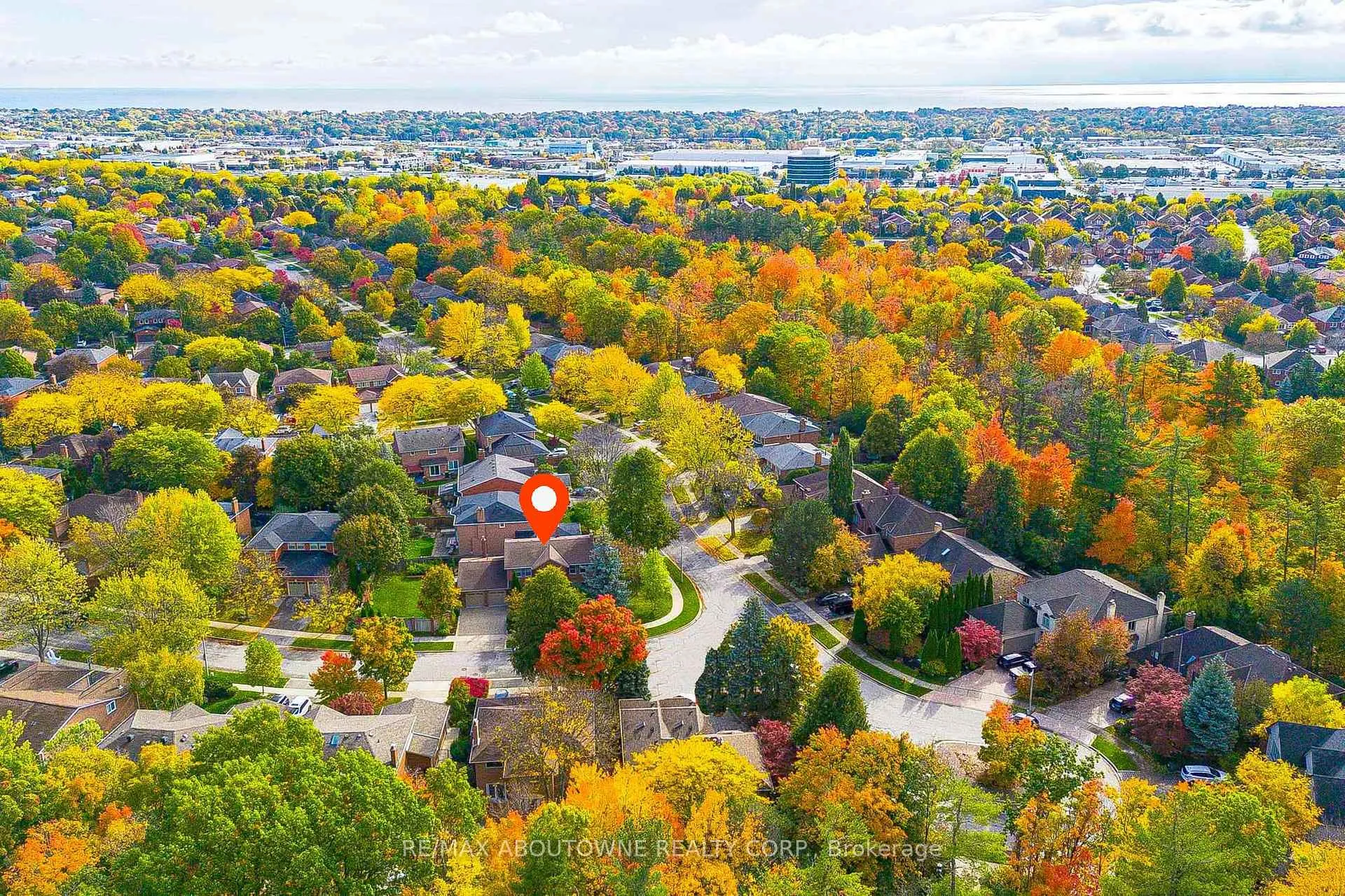 Photo 4 of 1251 Old Colony Road, Oakville, Glen Abbey — HOMEH