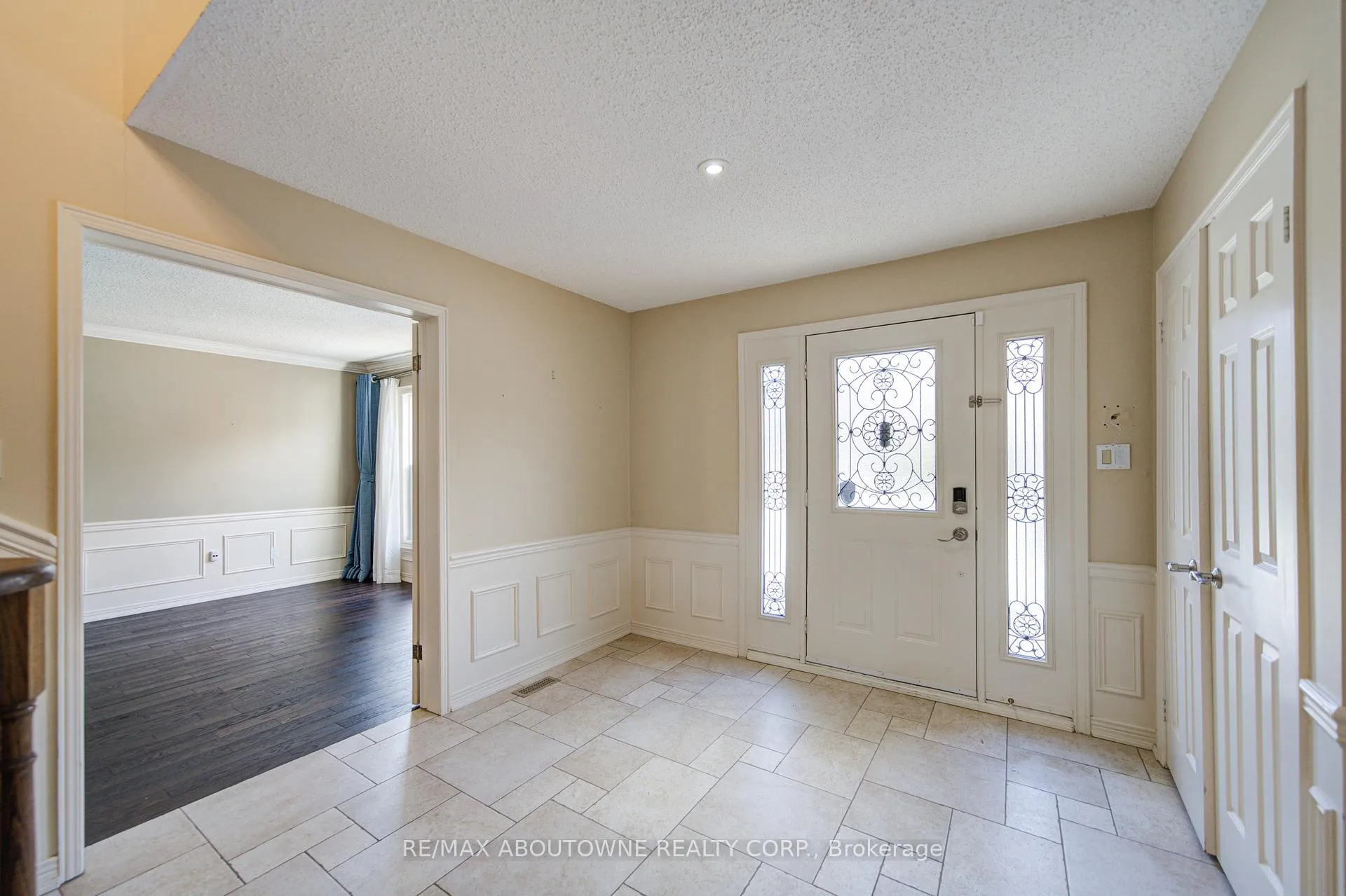 Photo 6 of 1251 Old Colony Road, Oakville, Glen Abbey — HOMEH