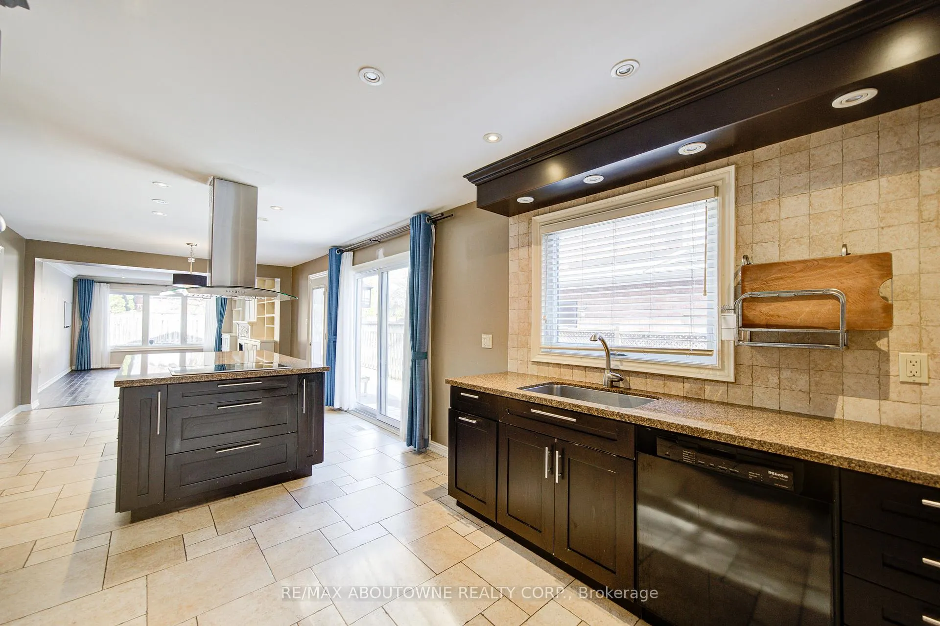 Photo 15 of 1251 Old Colony Road, Oakville, Glen Abbey — HOMEH