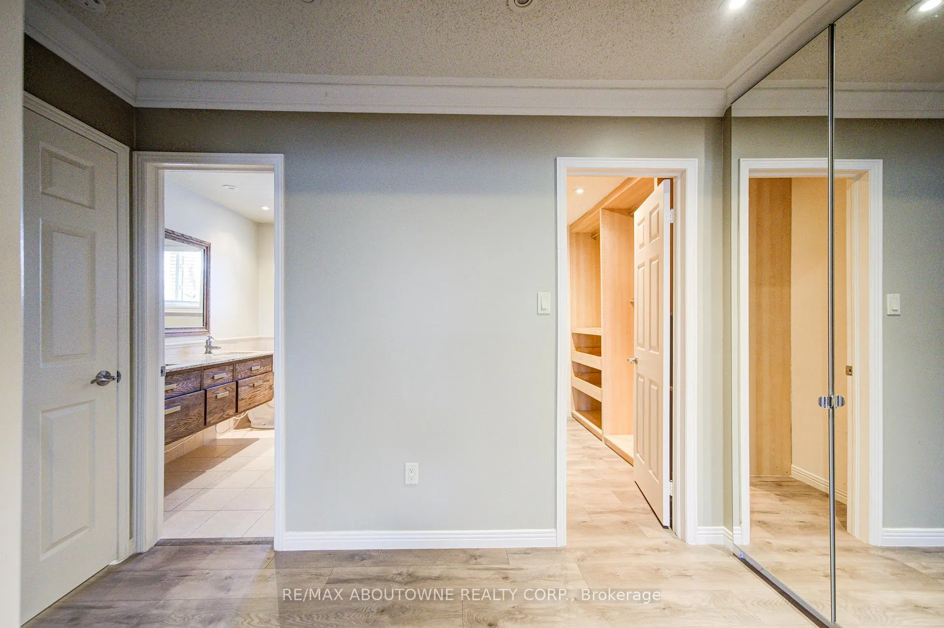 Photo 24 of 1251 Old Colony Road, Oakville, Glen Abbey — HOMEH