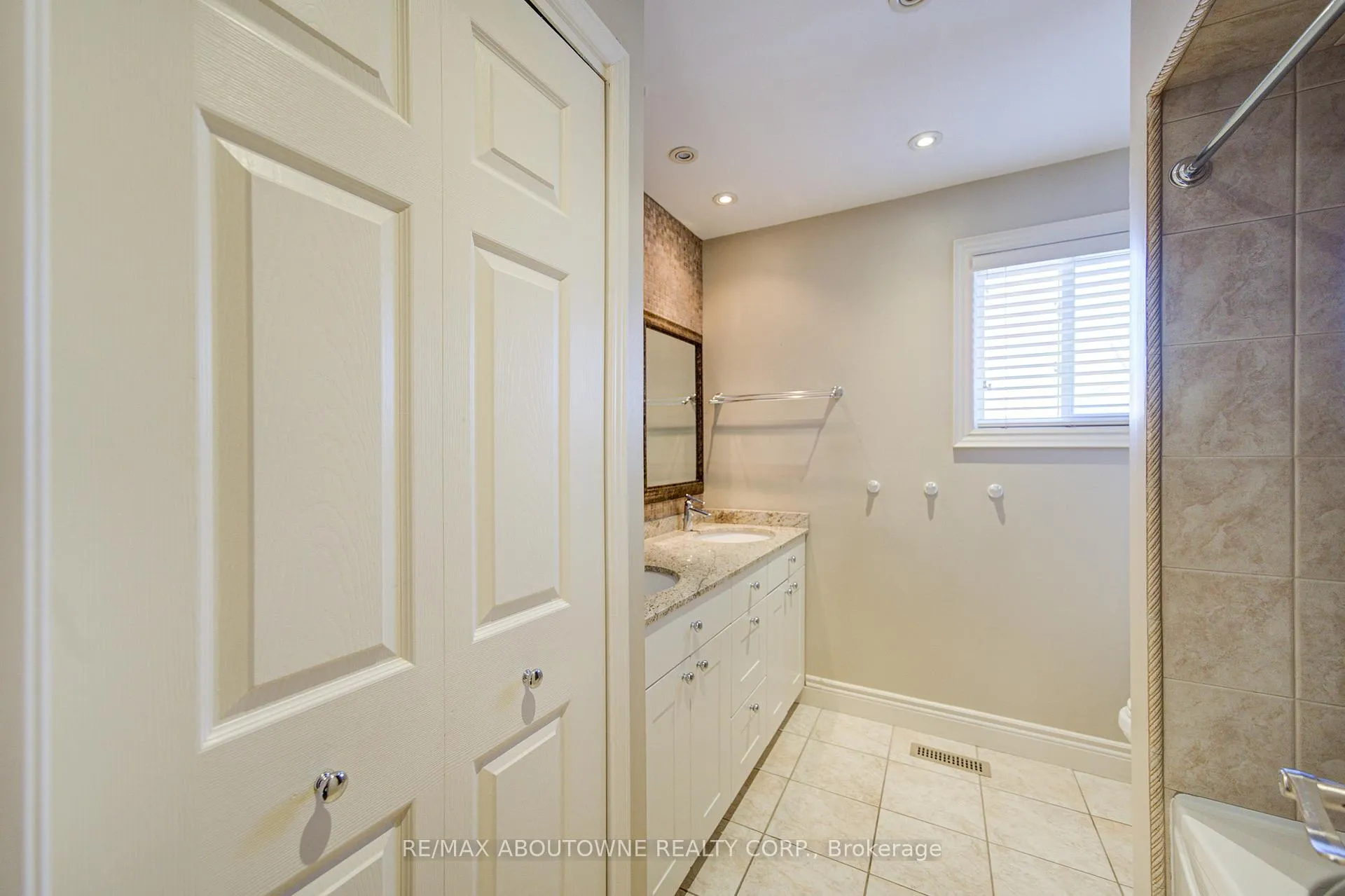 Photo 29 of 1251 Old Colony Road, Oakville, Glen Abbey — HOMEH
